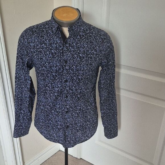 Guess Men's Navy and Black Patterned Shirt - Picture 7 of 16